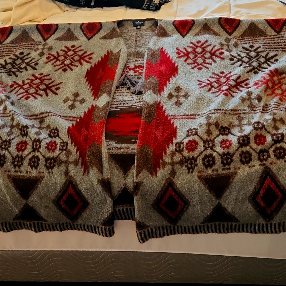 Poncho from American Eagle,  one size fits most.  Like New condition